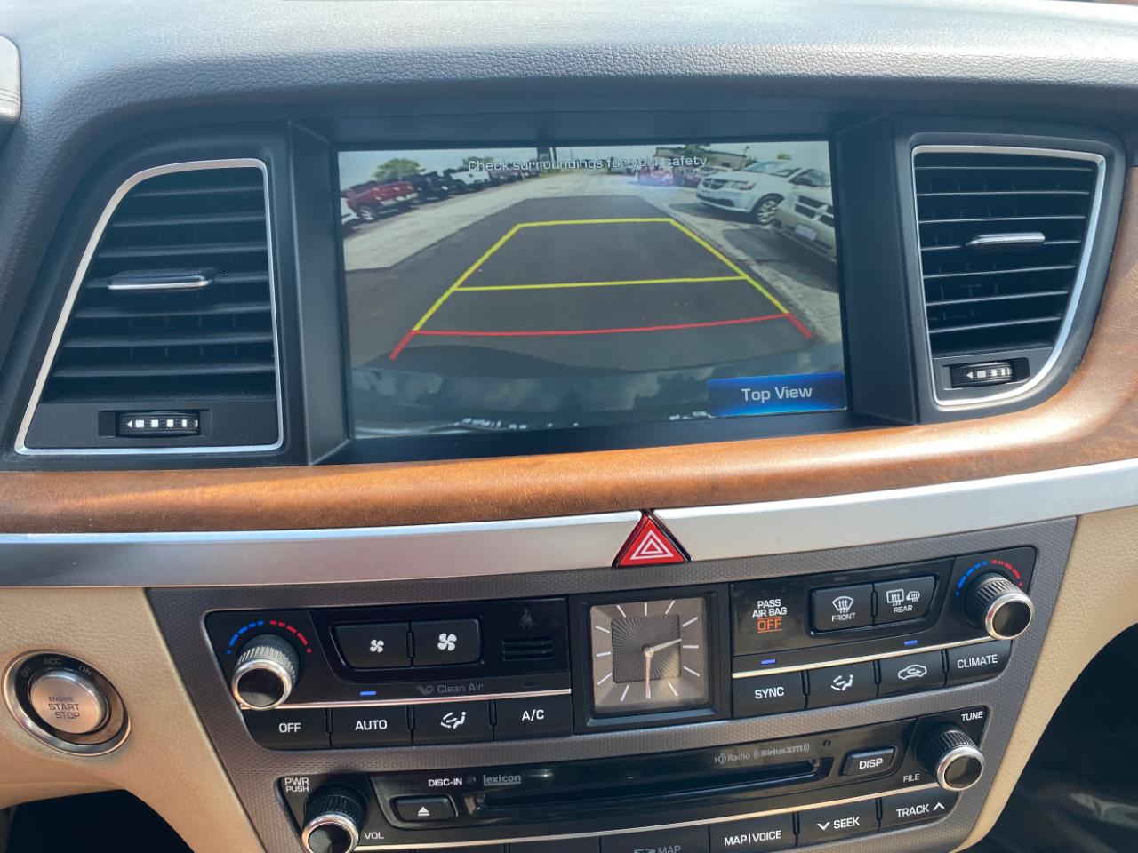 Hyundai Genesis 4dr Sdn V6 3.8L AWD 2016
