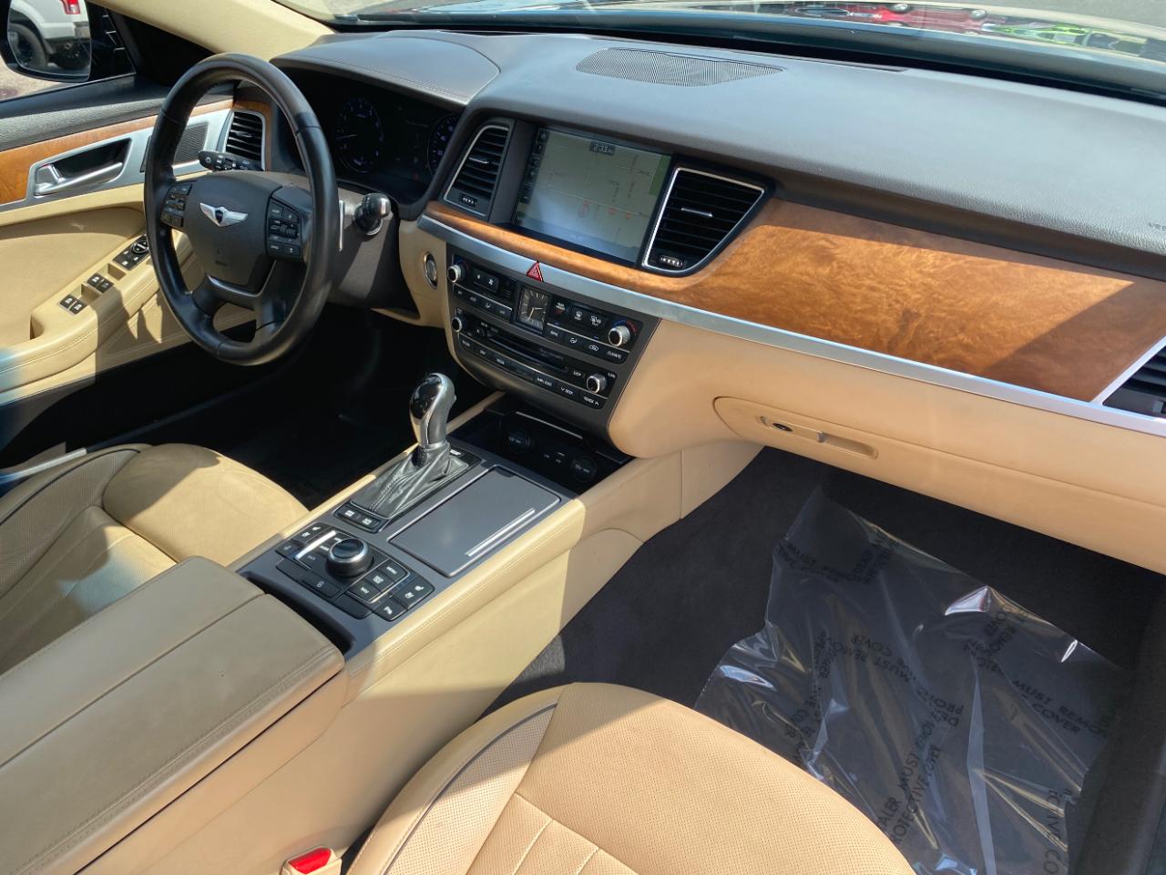 Hyundai Genesis 4dr Sdn V6 3.8L AWD 2016