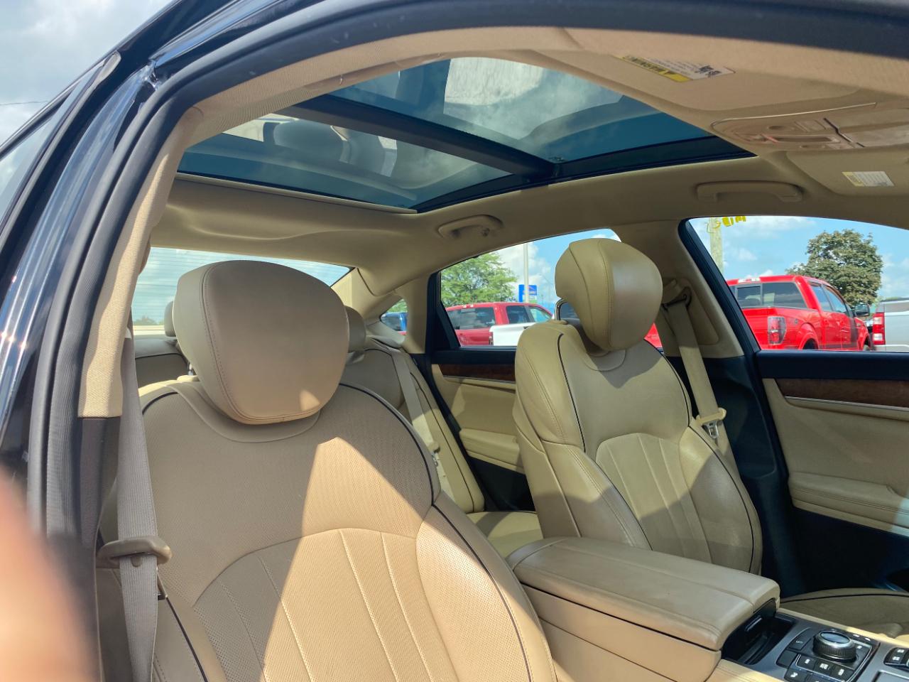 Hyundai Genesis 4dr Sdn V6 3.8L AWD 2016