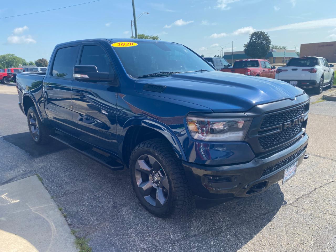 RAM 1500 Big Horn 4x4 Crew Cab 5'7" Box 2020