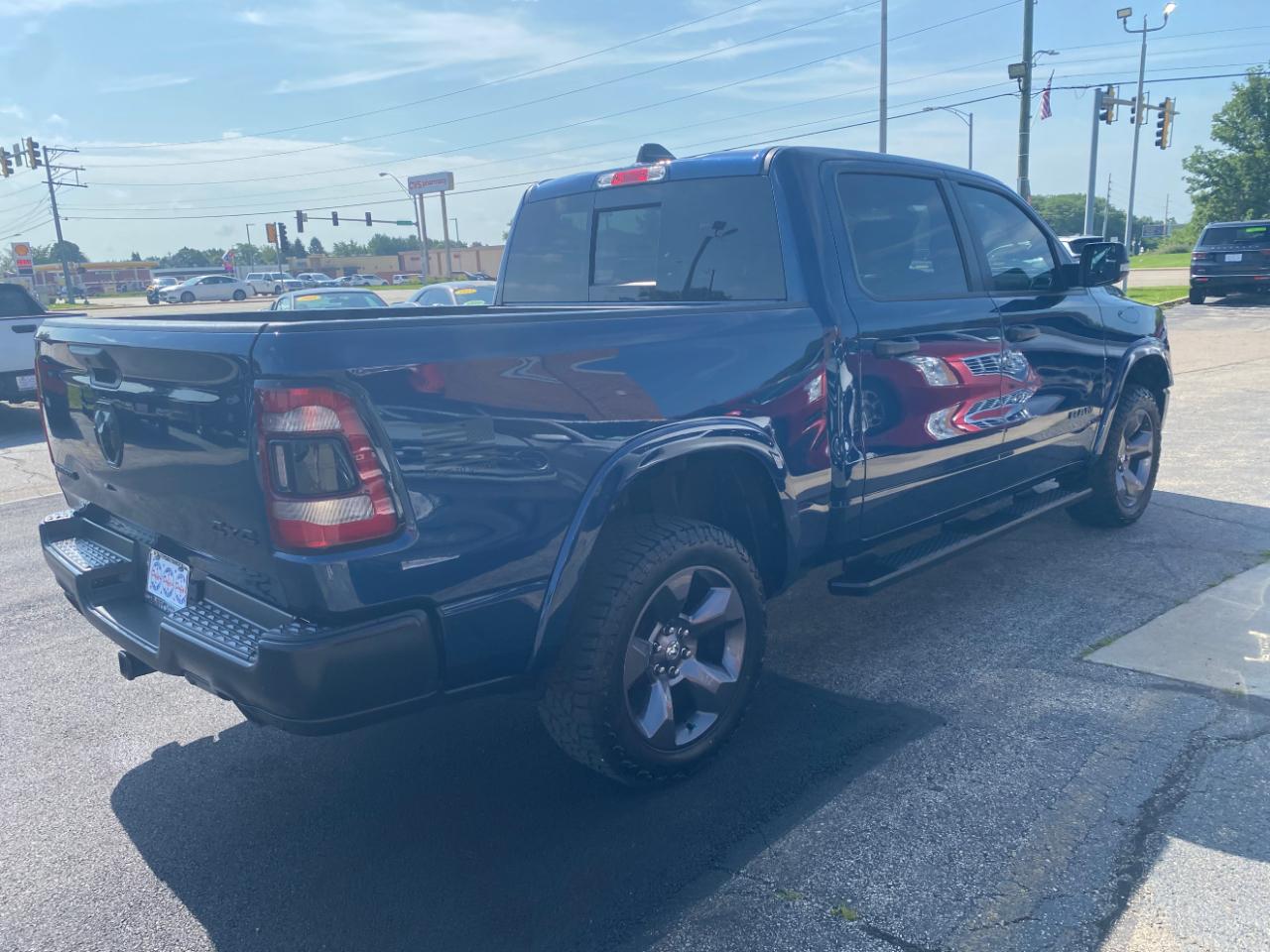 RAM 1500 Big Horn 4x4 Crew Cab 5'7" Box 2020