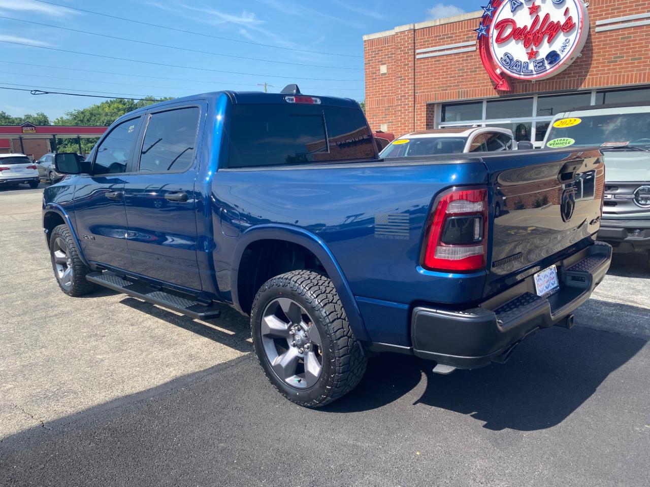 RAM 1500 Big Horn 4x4 Crew Cab 5'7" Box 2020