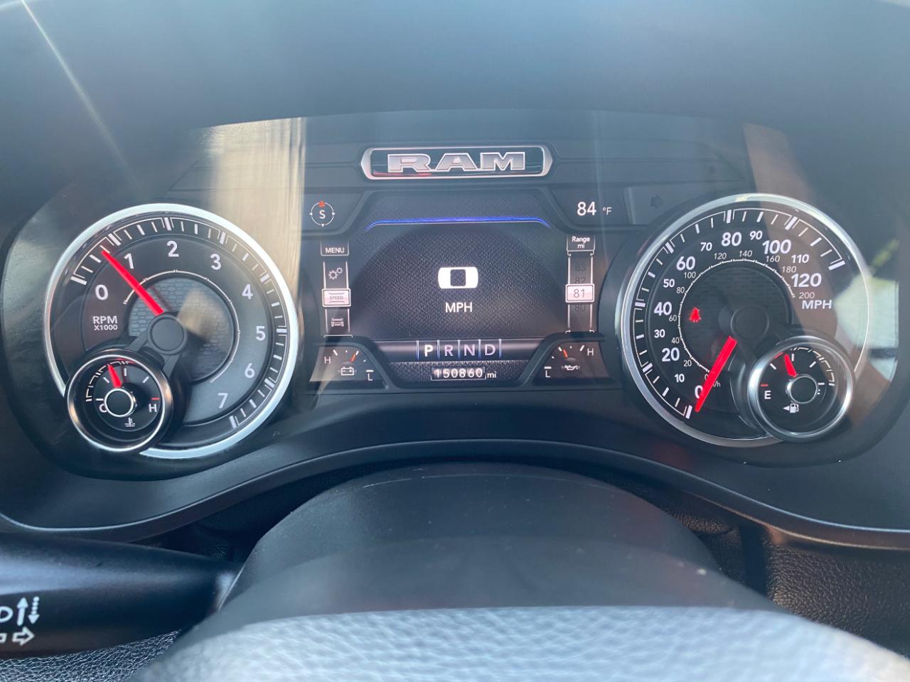RAM 1500 Big Horn 4x4 Crew Cab 5'7" Box 2020