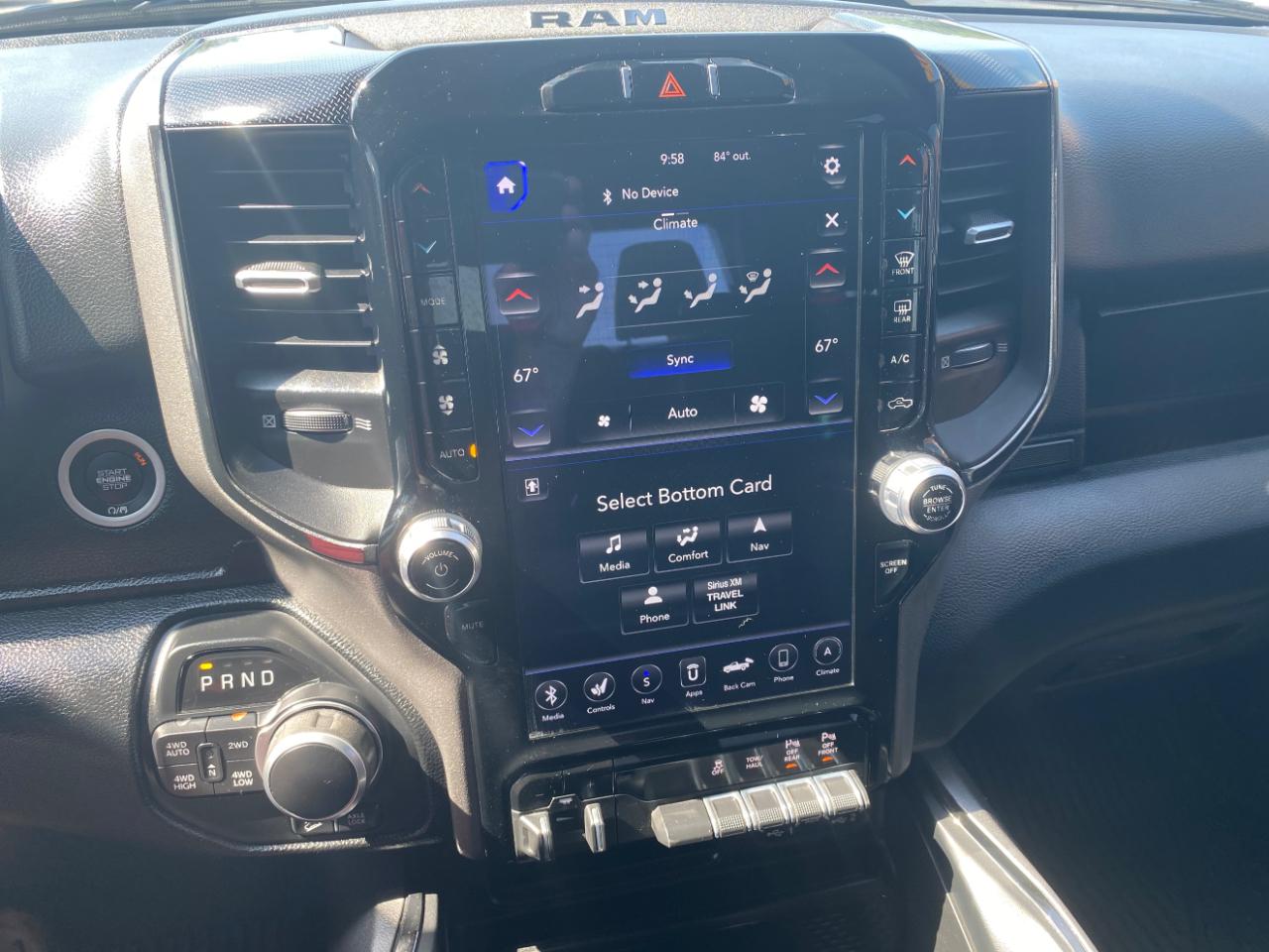RAM 1500 Big Horn 4x4 Crew Cab 5'7" Box 2020