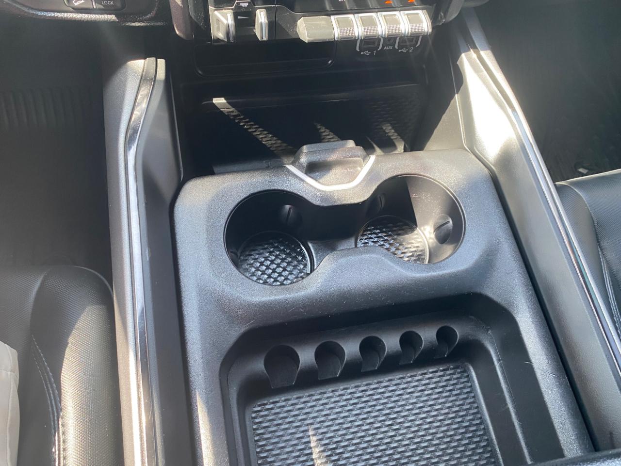 RAM 1500 Big Horn 4x4 Crew Cab 5'7" Box 2020