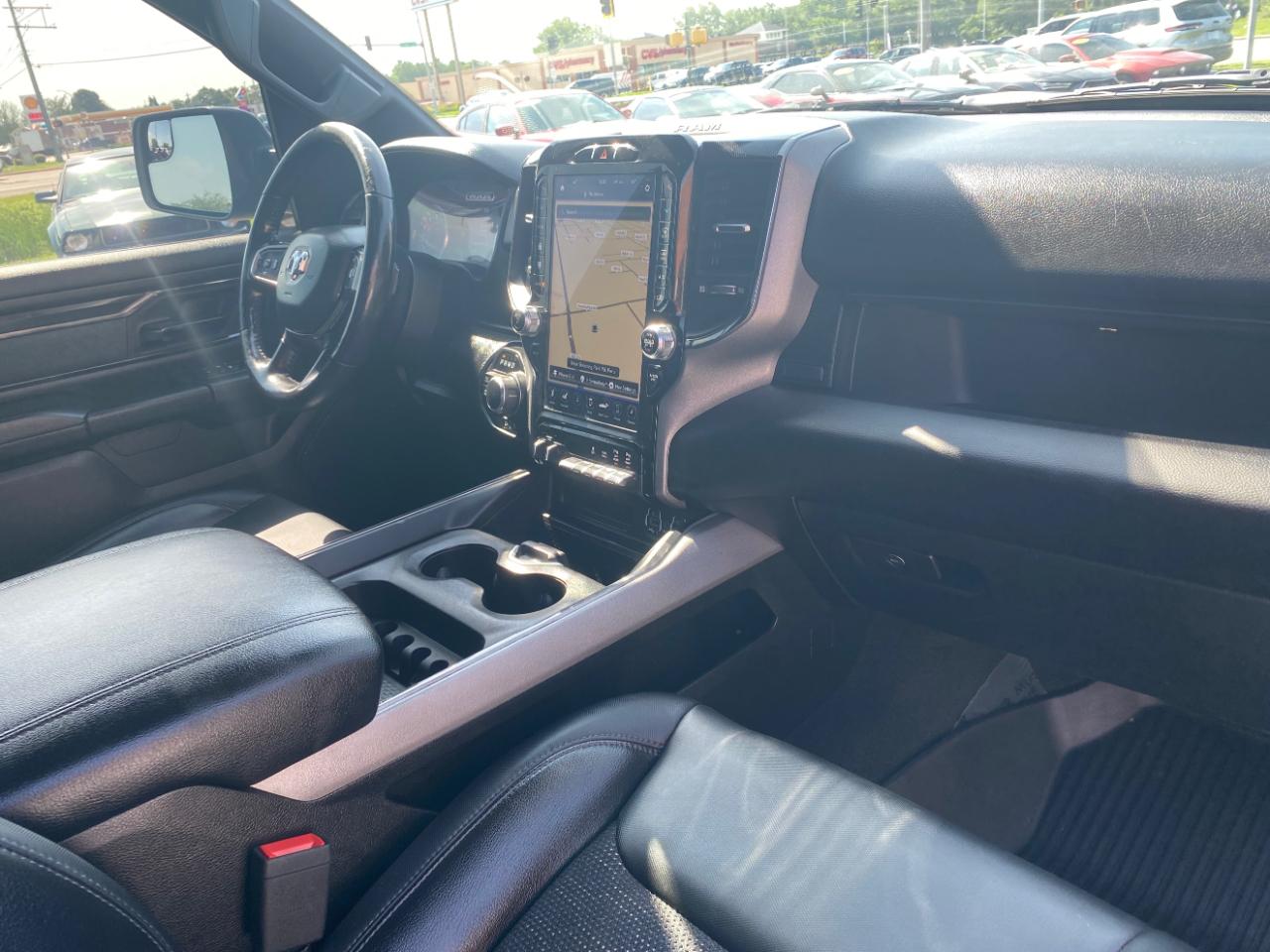 RAM 1500 Big Horn 4x4 Crew Cab 5'7" Box 2020