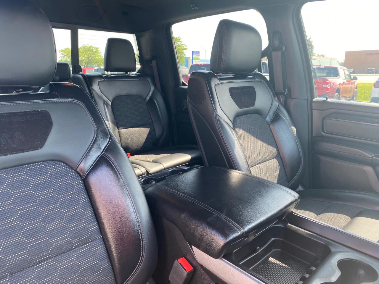 RAM 1500 Big Horn 4x4 Crew Cab 5'7" Box 2020
