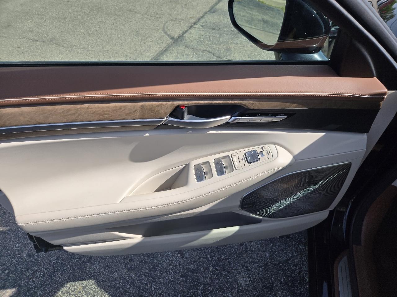 Genesis G90 5.0L Ultimate AWD 2021