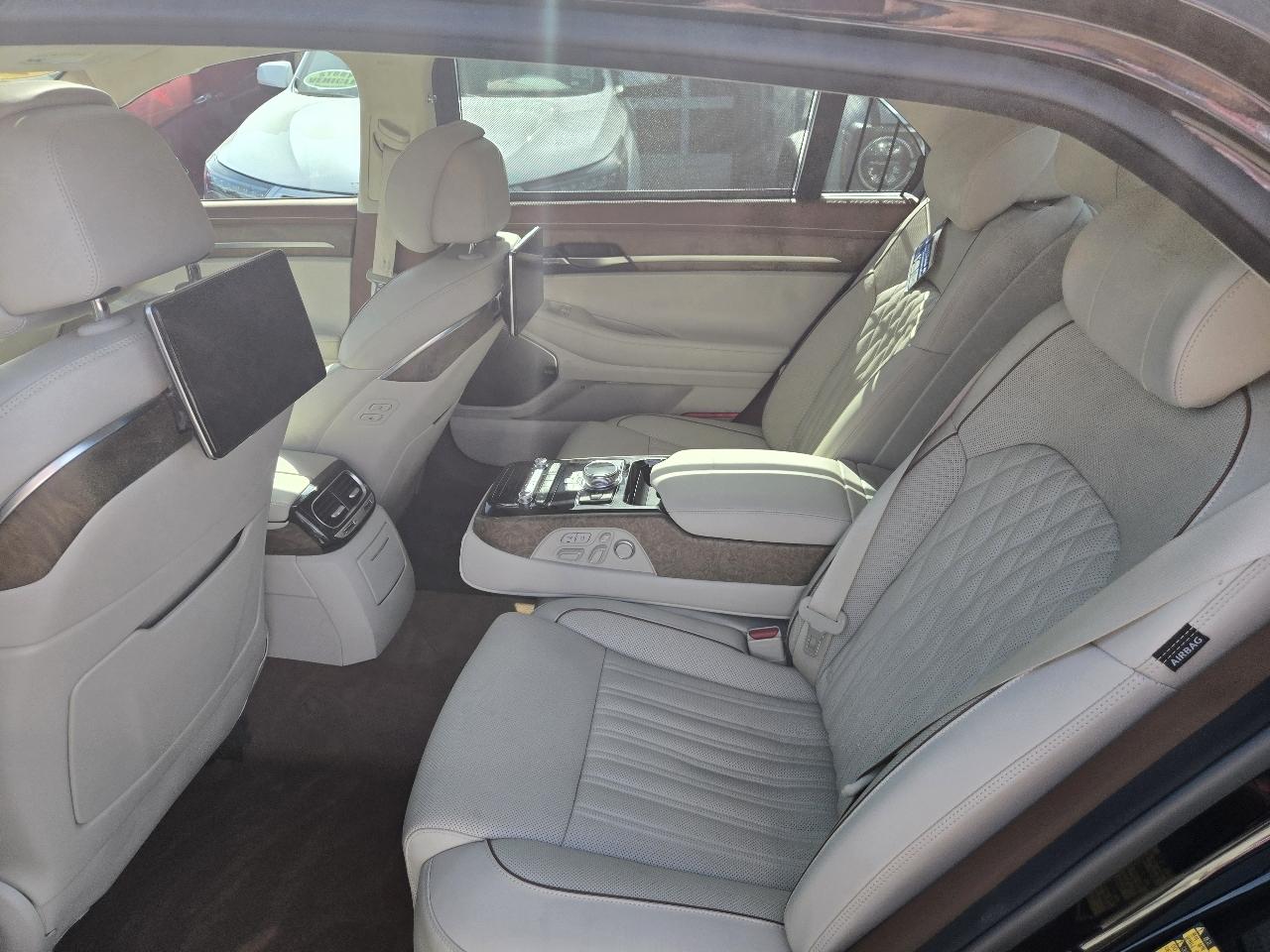 Genesis G90 5.0L Ultimate AWD 2021