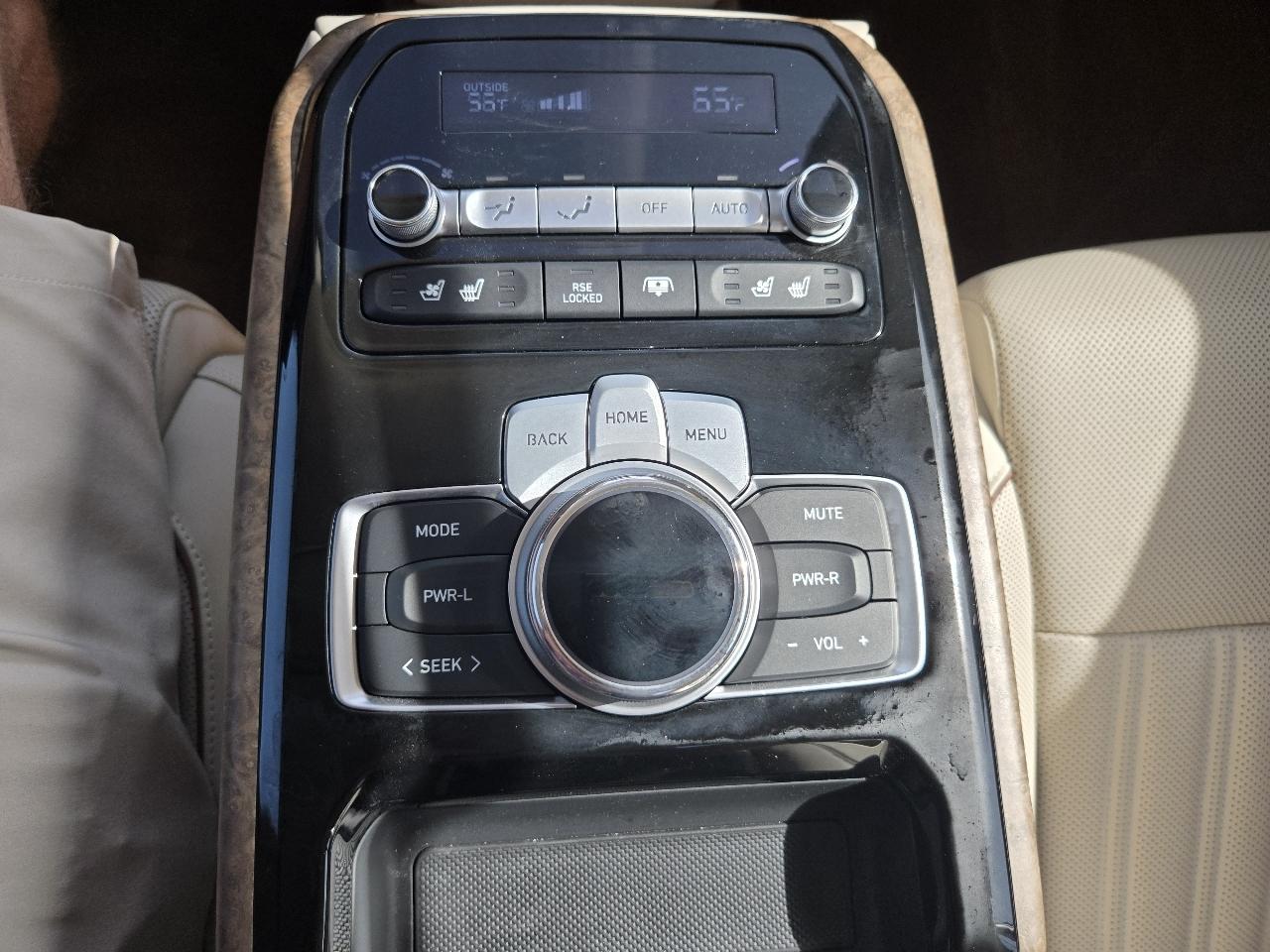 Genesis G90 5.0L Ultimate AWD 2021