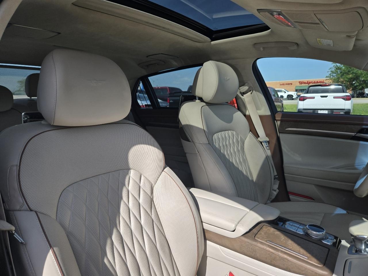 Genesis G90 5.0L Ultimate AWD 2021