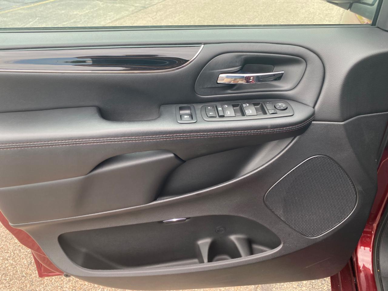 Dodge Grand Caravan SE Plus Wagon 2020