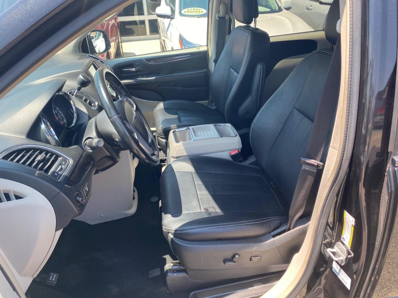 Chrysler Town & Country 4dr Wgn Touring 2014