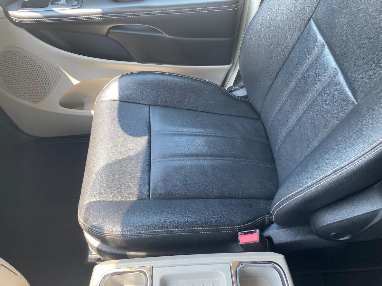Chrysler Town & Country 4dr Wgn Touring 2014