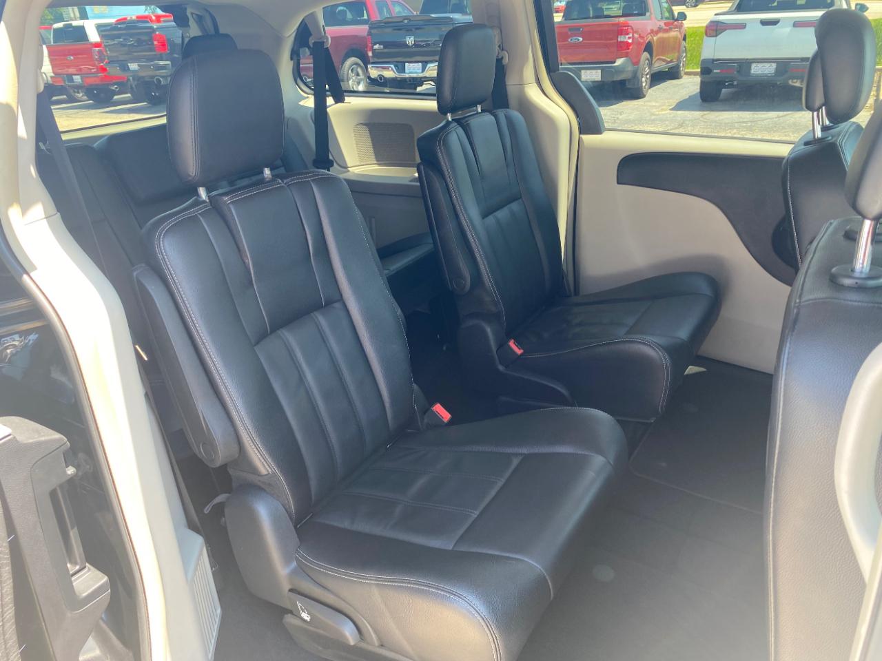 Chrysler Town & Country 4dr Wgn Touring 2014