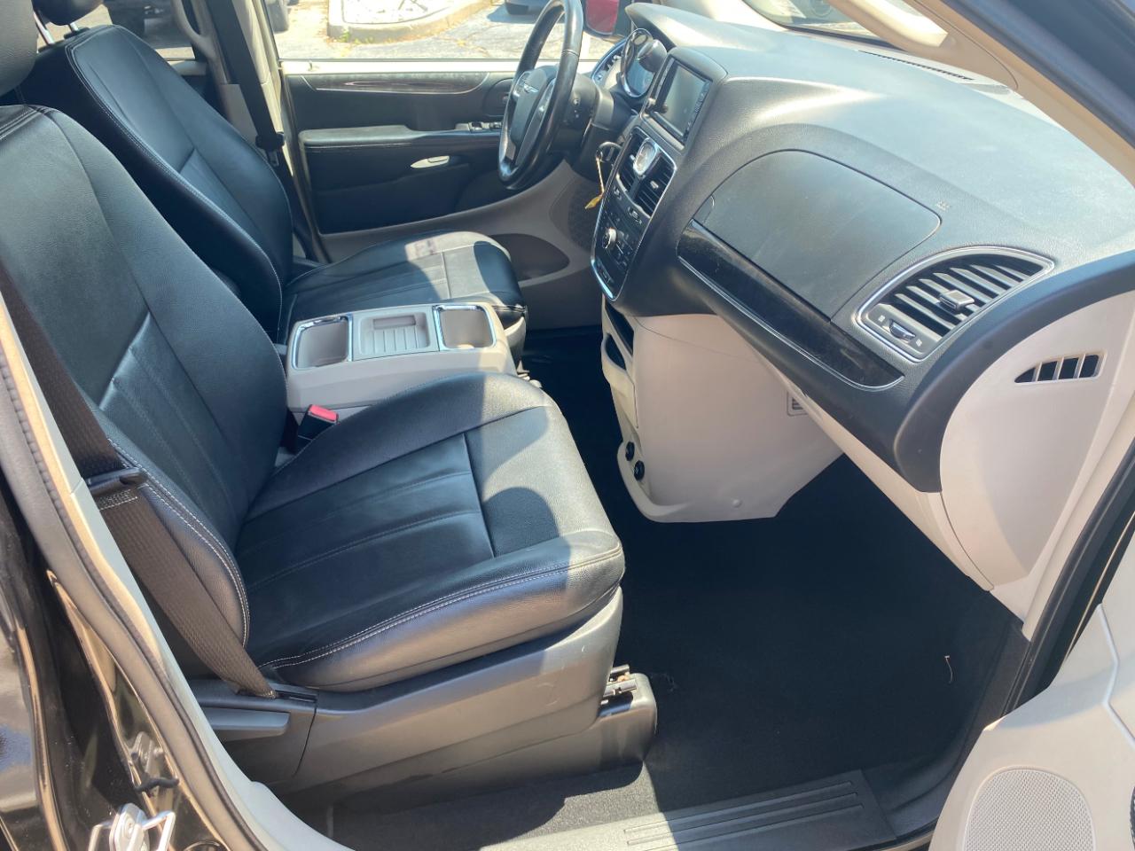 Chrysler Town & Country 4dr Wgn Touring 2014