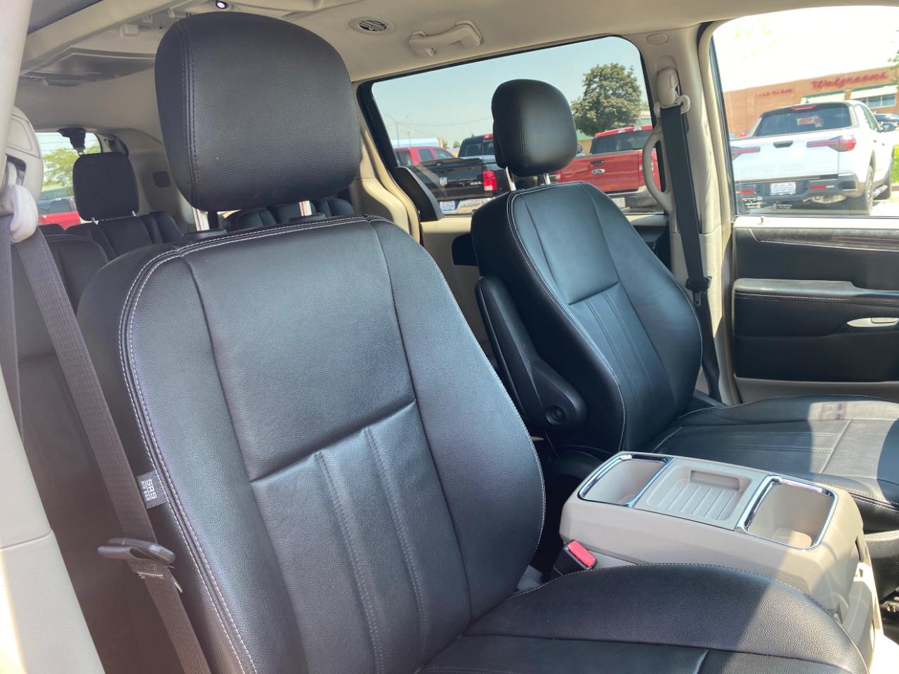 Chrysler Town & Country 4dr Wgn Touring 2014