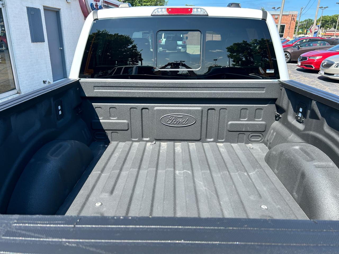 Ford F-150 Lariat 4WD SuperCrew 5.5' Box 2025