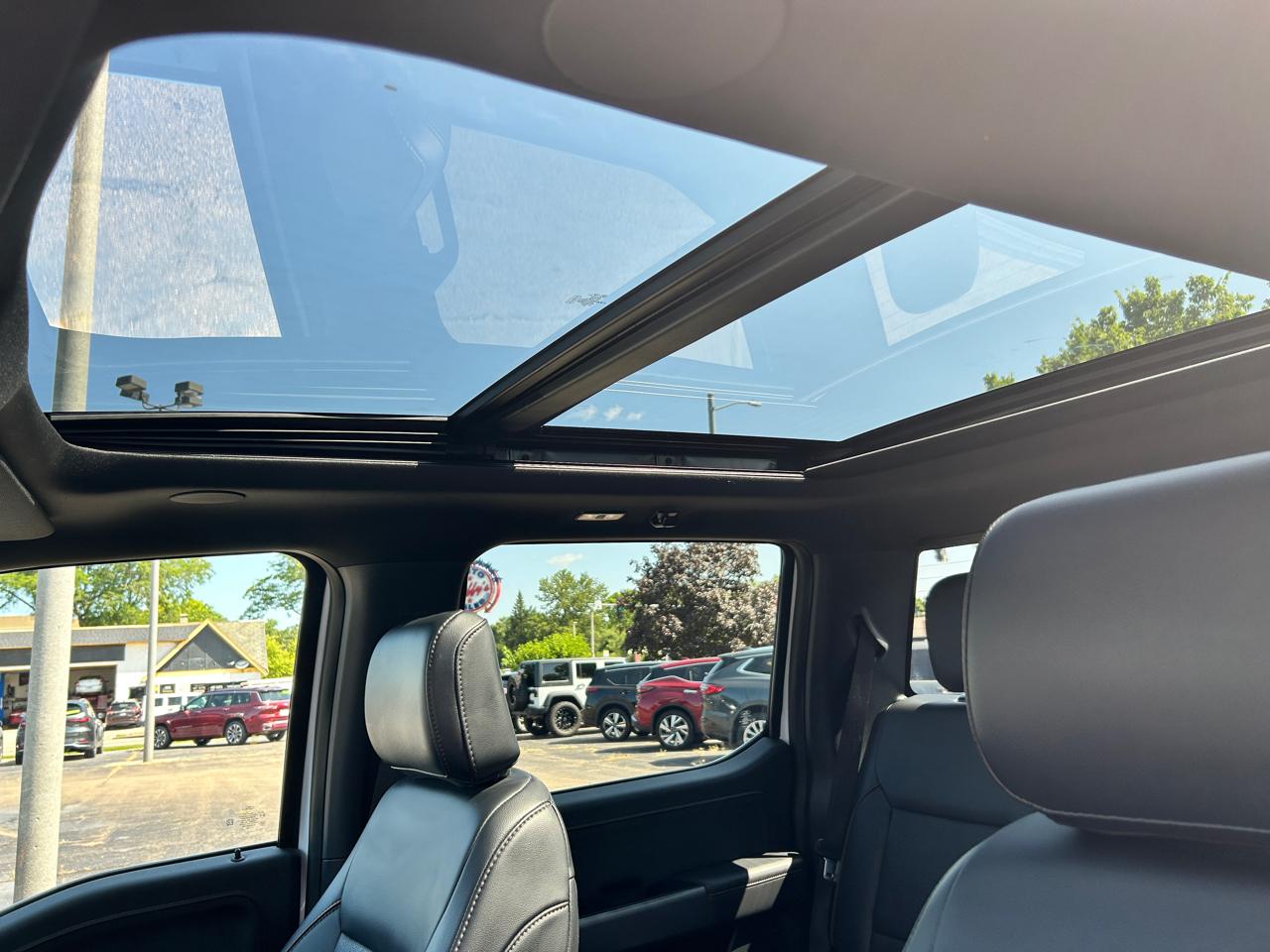 Ford F-150 Lariat 4WD SuperCrew 5.5' Box 2025