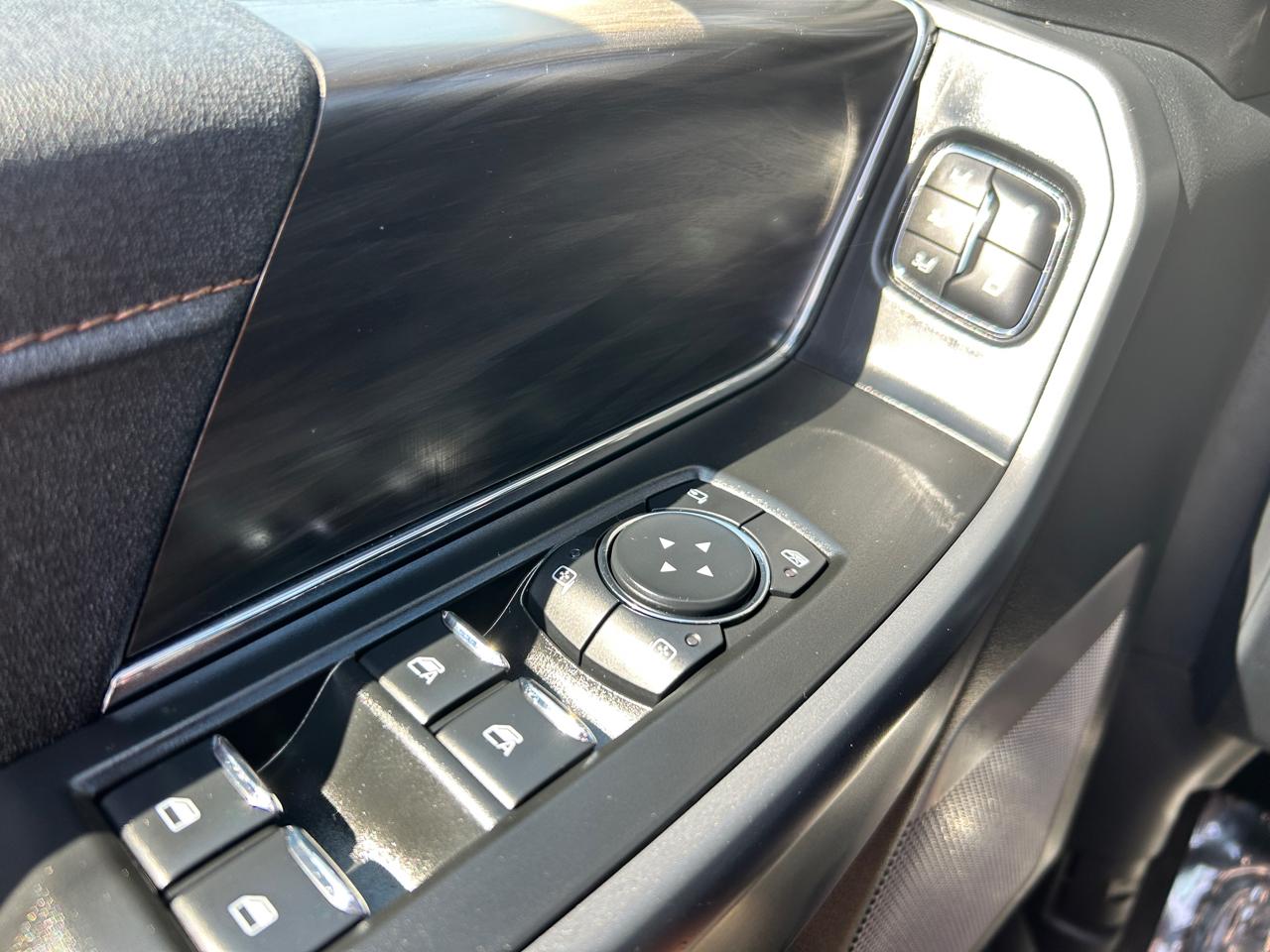 Ford F-150 Lariat 4WD SuperCrew 5.5' Box 2025