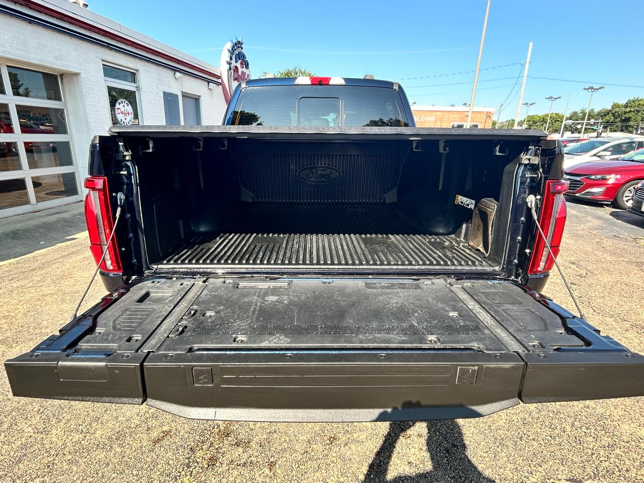 Ford F-150 Platinum 4WD SuperCrew 5.5' Box 2026