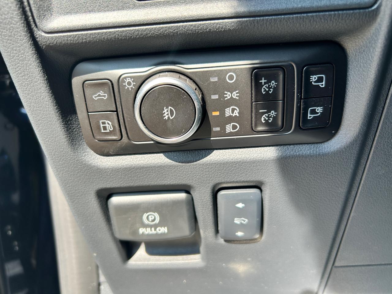 Ford F-150 Platinum 4WD SuperCrew 5.5' Box 2026
