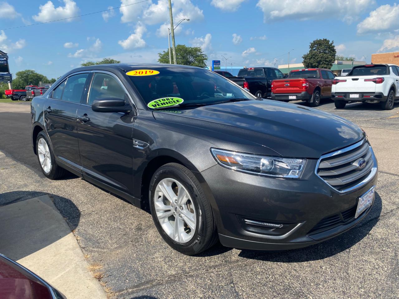 Ford Taurus SEL FWD 2019