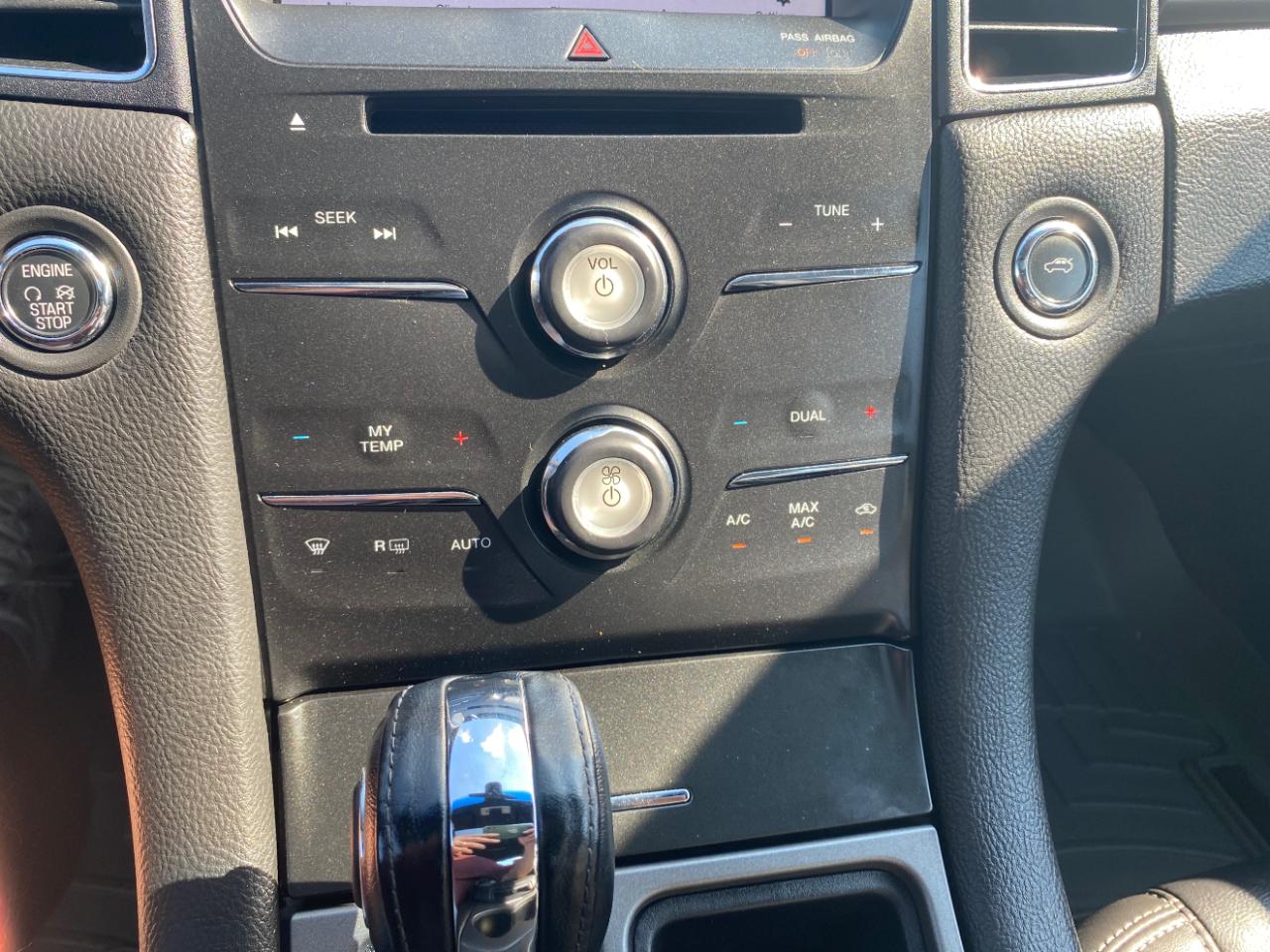 Ford Taurus SEL FWD 2019