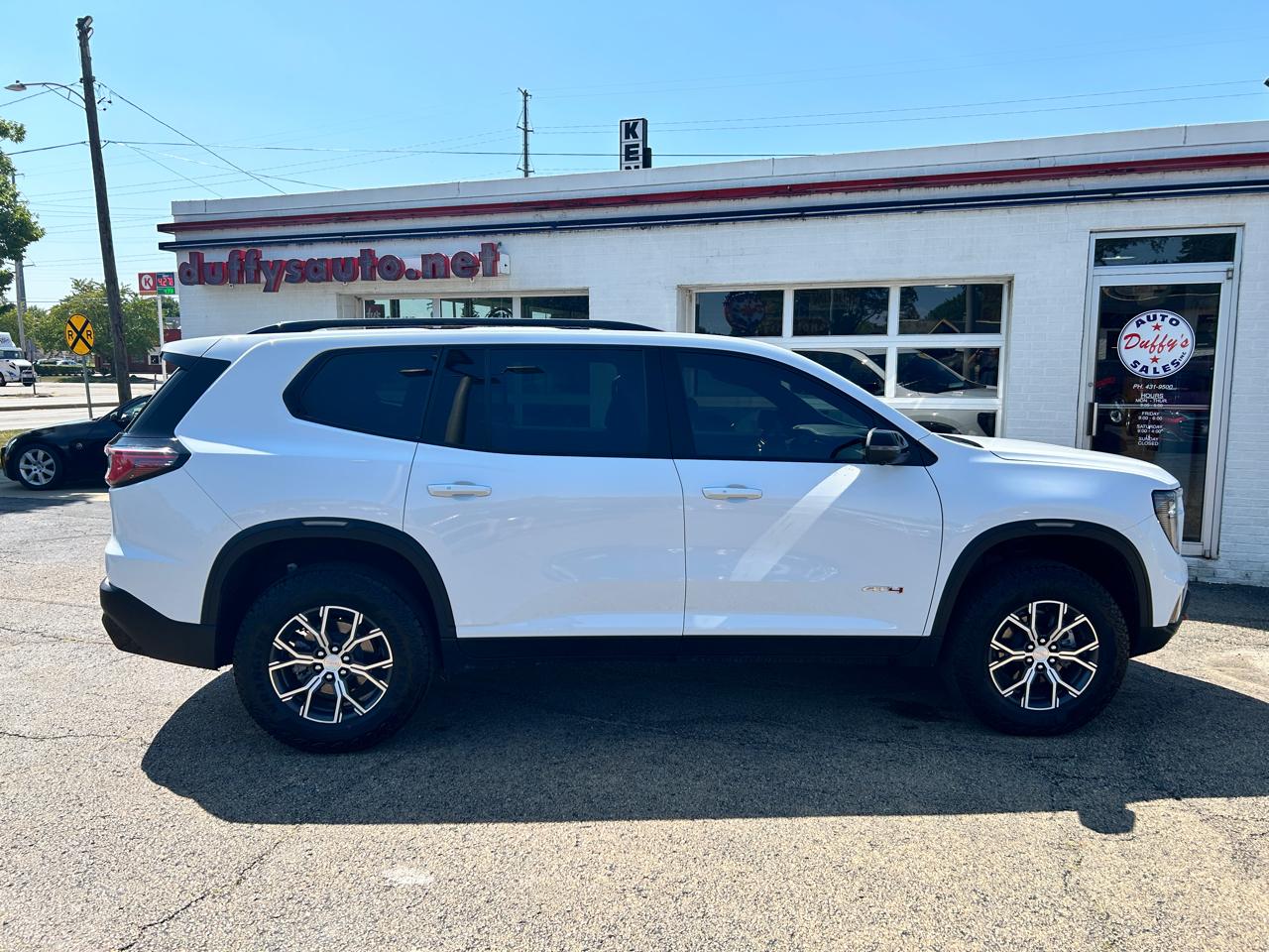 GMC Acadia AWD 4dr AT4 2025