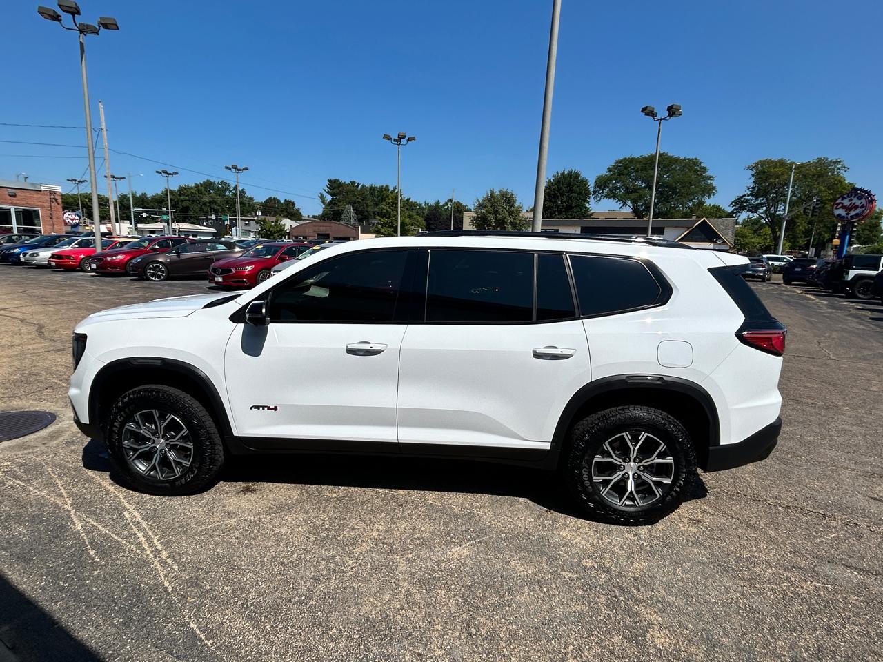GMC Acadia AWD 4dr AT4 2025