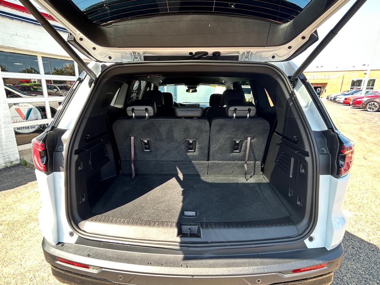 GMC Acadia AWD 4dr AT4 2025