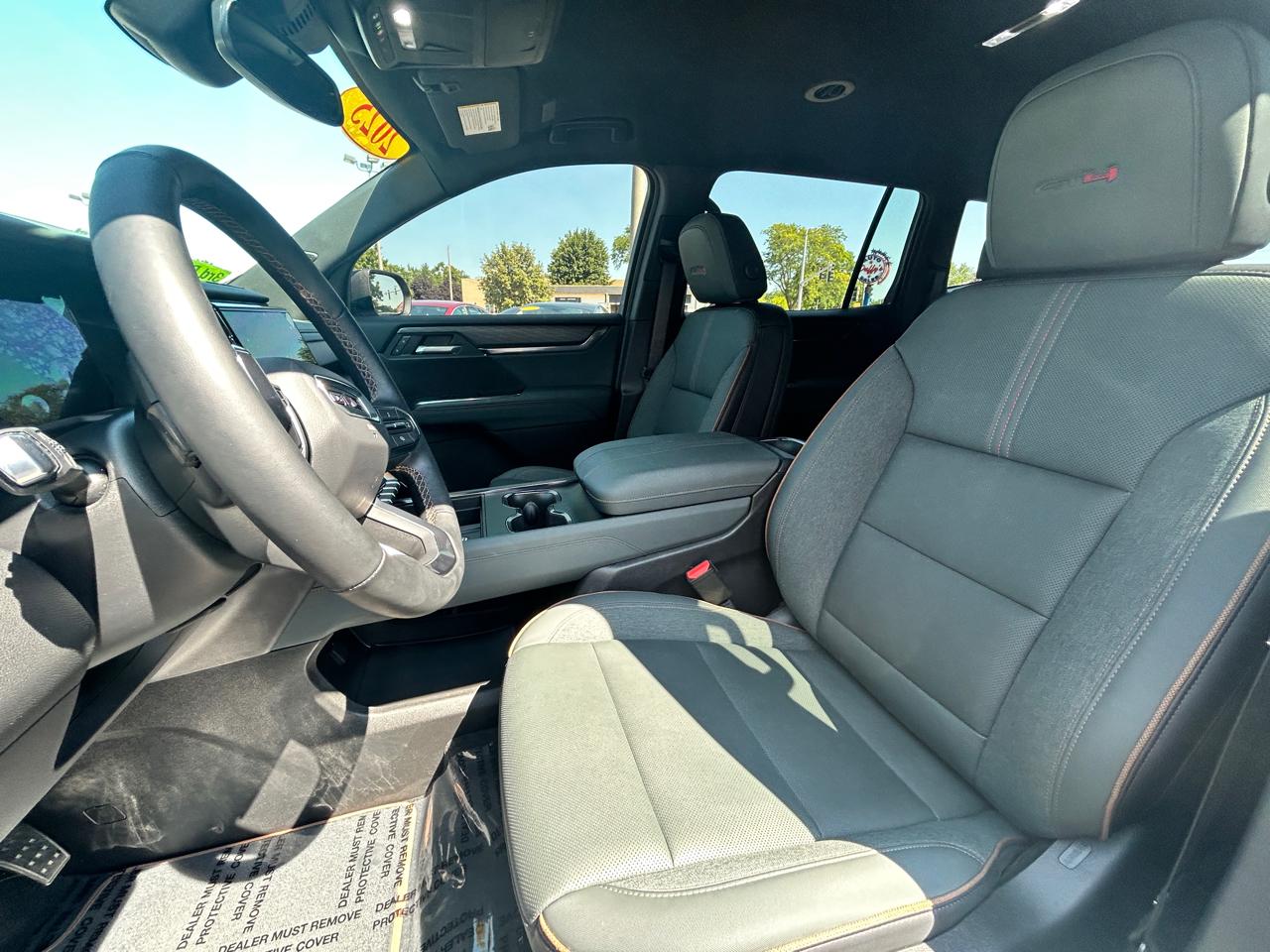 GMC Acadia AWD 4dr AT4 2025