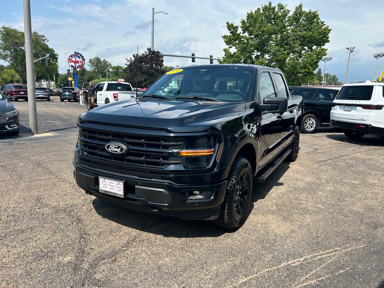 Ford F-150 XLT 4WD SuperCrew 5.5' Box 2024