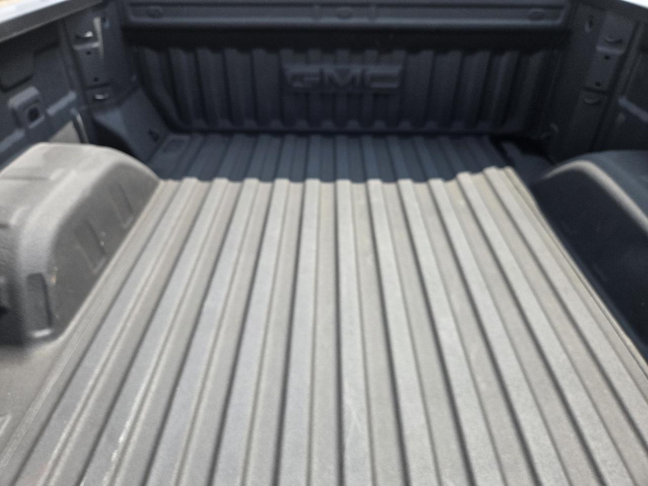 GMC Sierra 1500 4WD Crew Cab 147" Denali Ultimate 2025
