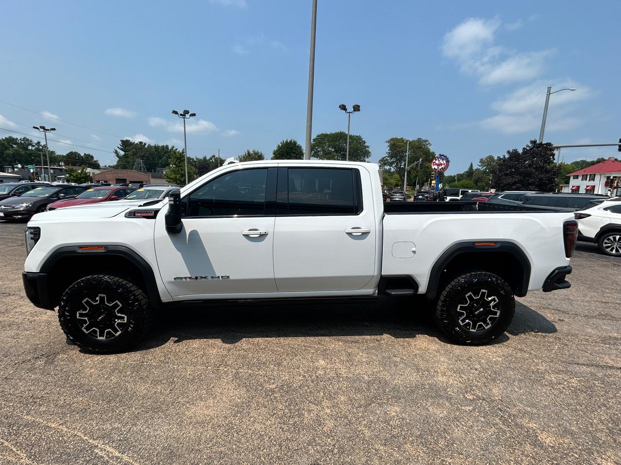 GMC Sierra 2500HD 4WD Crew Cab 159" AT4X 2025