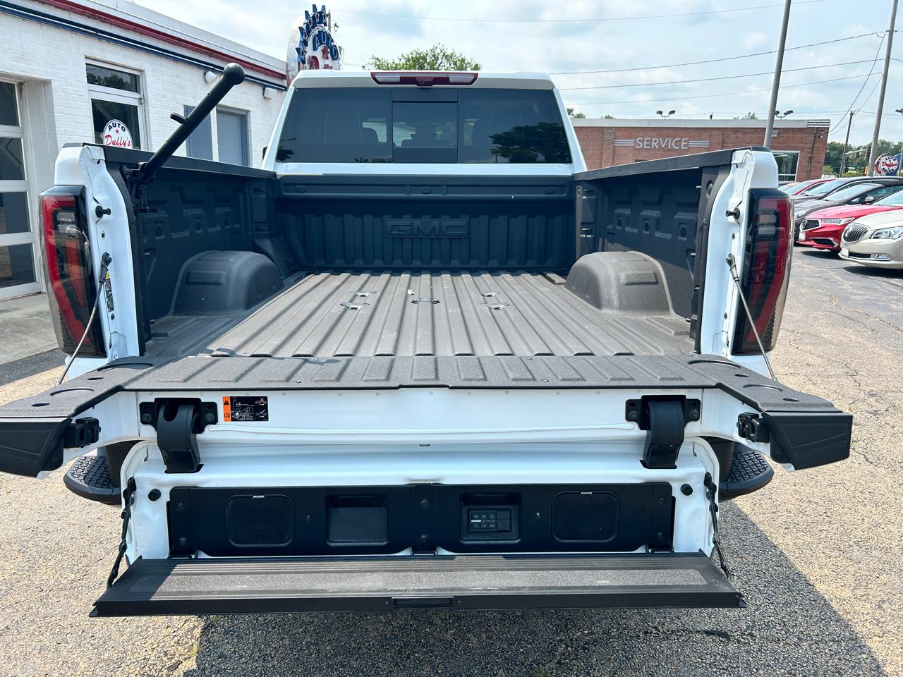 GMC Sierra 2500HD 4WD Crew Cab 159" AT4X 2025
