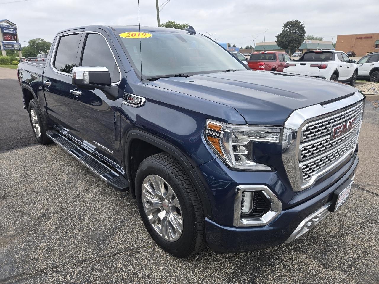 GMC Sierra 1500 4WD Crew Cab 147" Denali 2019