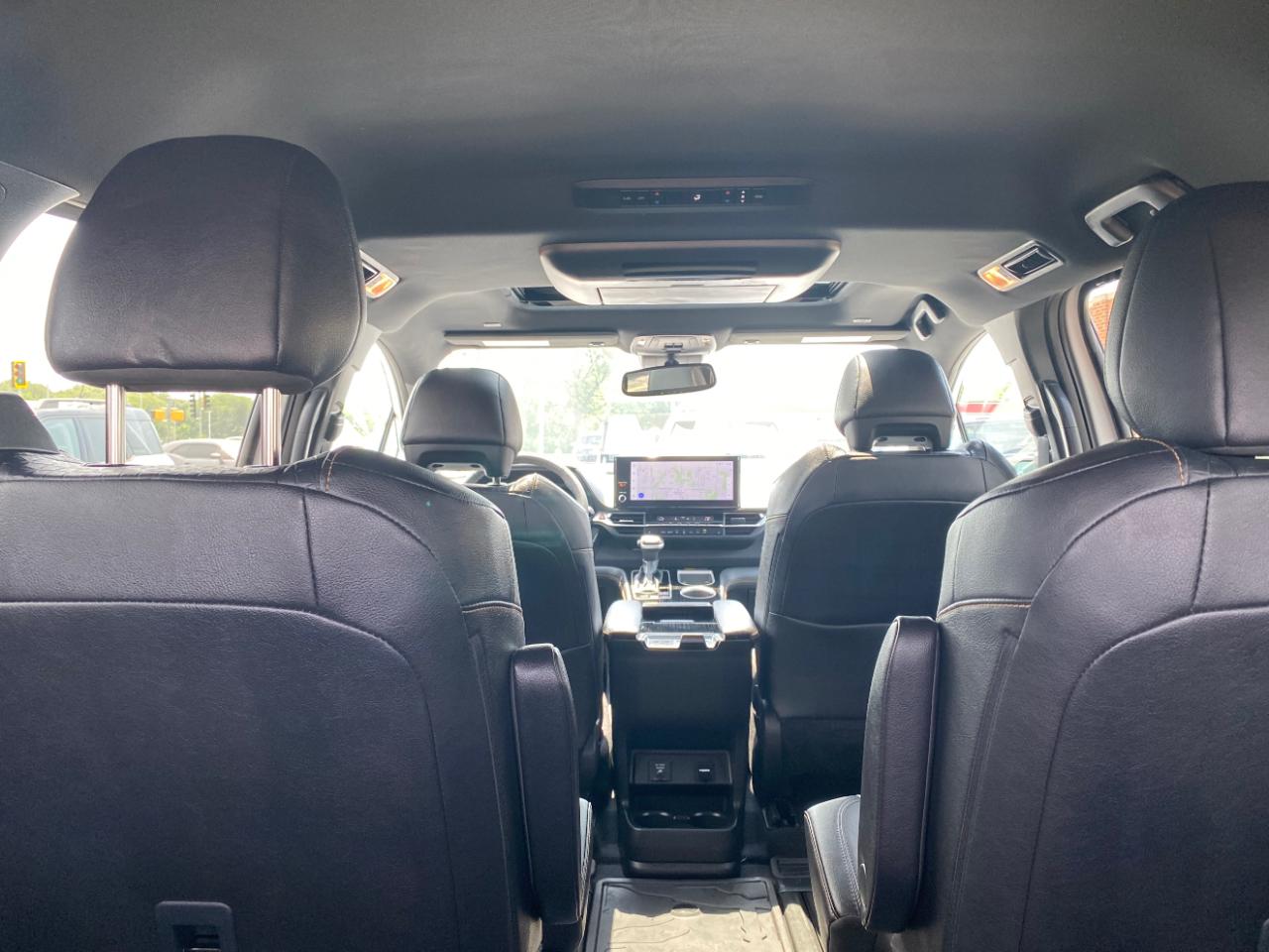 Toyota Sienna Woodland Edition AWD 7-Passenger (Natl) 2026