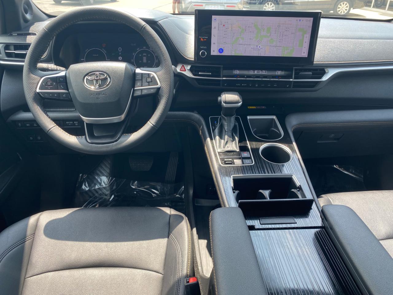 Toyota Sienna Woodland Edition AWD 7-Passenger (Natl) 2026
