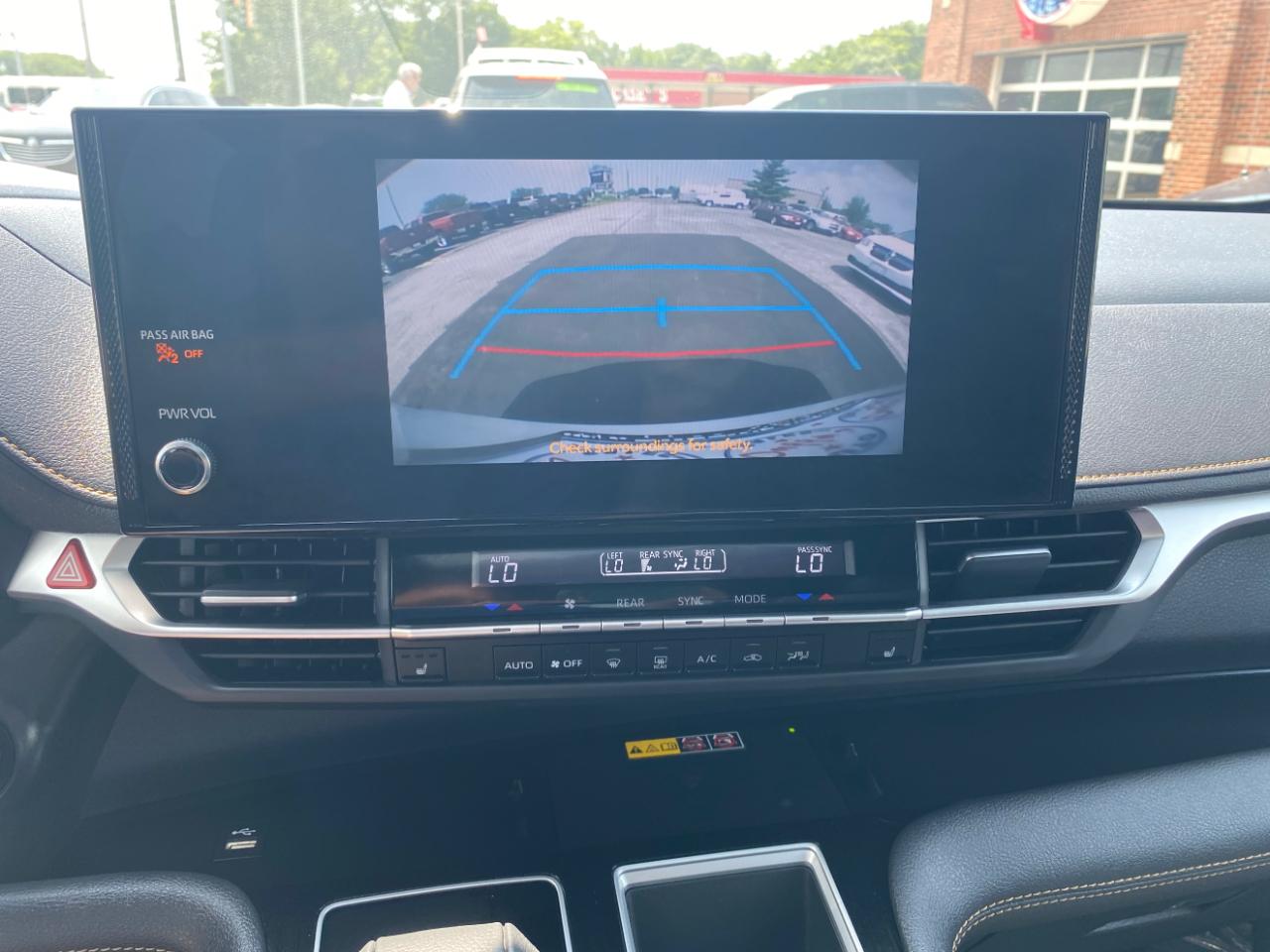 Toyota Sienna Woodland Edition AWD 7-Passenger (Natl) 2026