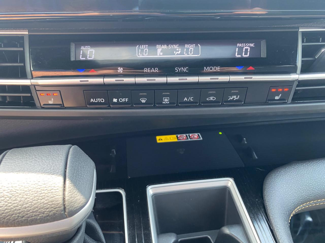 Toyota Sienna Woodland Edition AWD 7-Passenger (Natl) 2026