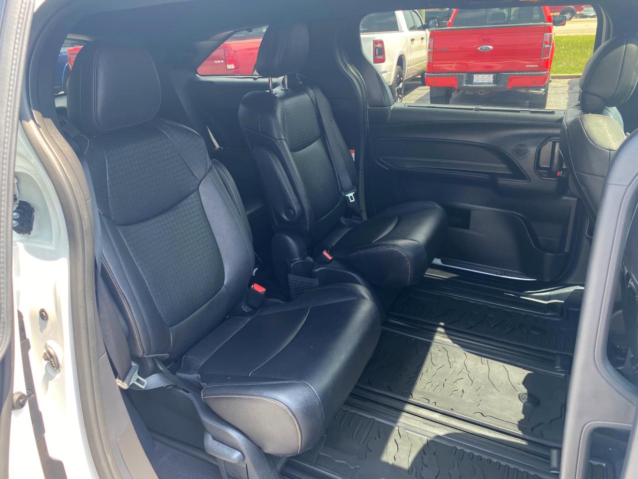 Toyota Sienna Woodland Edition AWD 7-Passenger (Natl) 2026