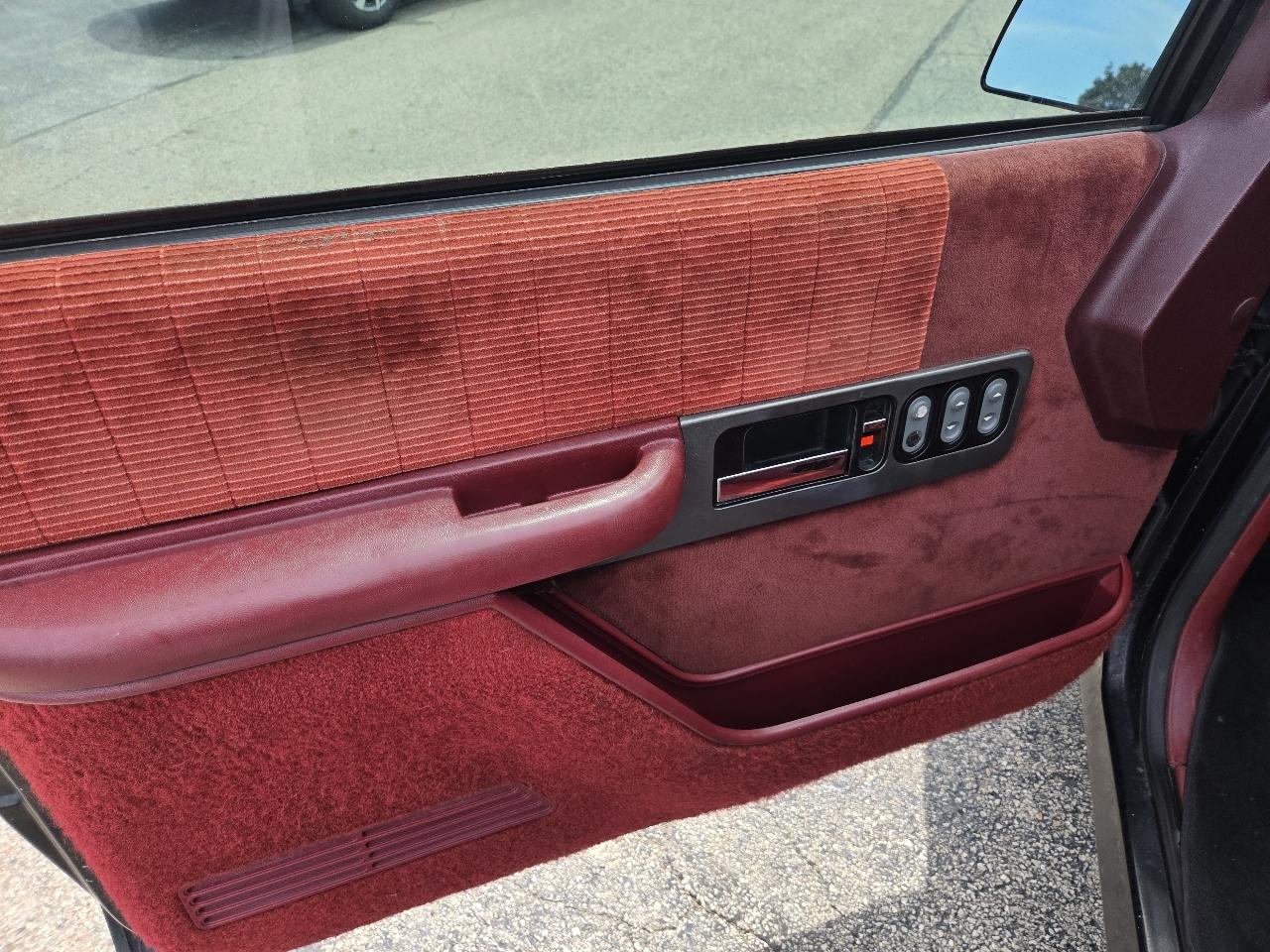 Chevrolet 1500 Reg Cab 117.5" 1990
