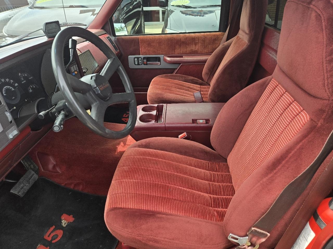 Chevrolet 1500 Reg Cab 117.5" 1990