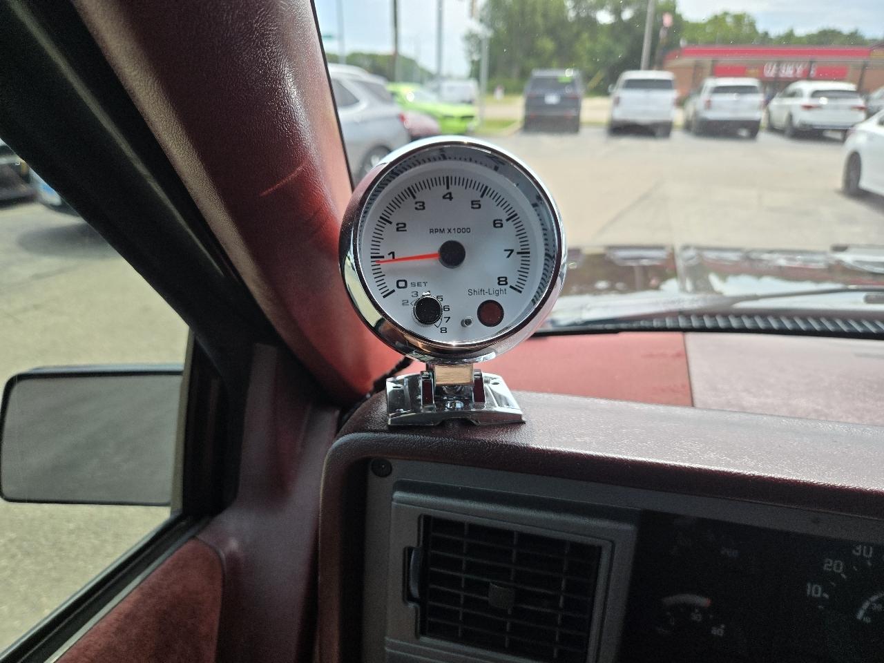 Chevrolet 1500 Reg Cab 117.5" 1990