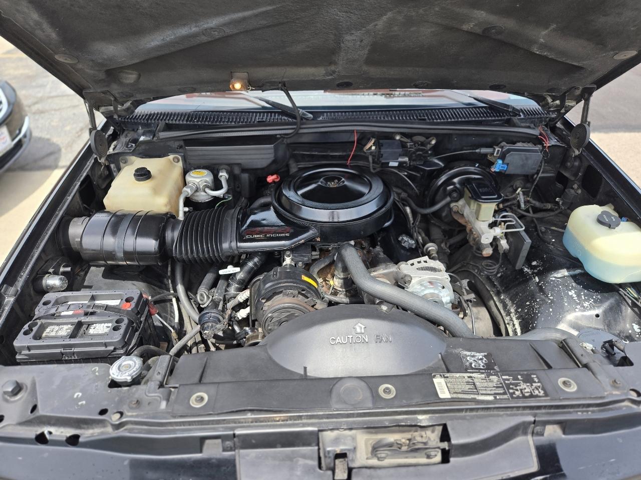 Chevrolet 1500 Reg Cab 117.5" 1990