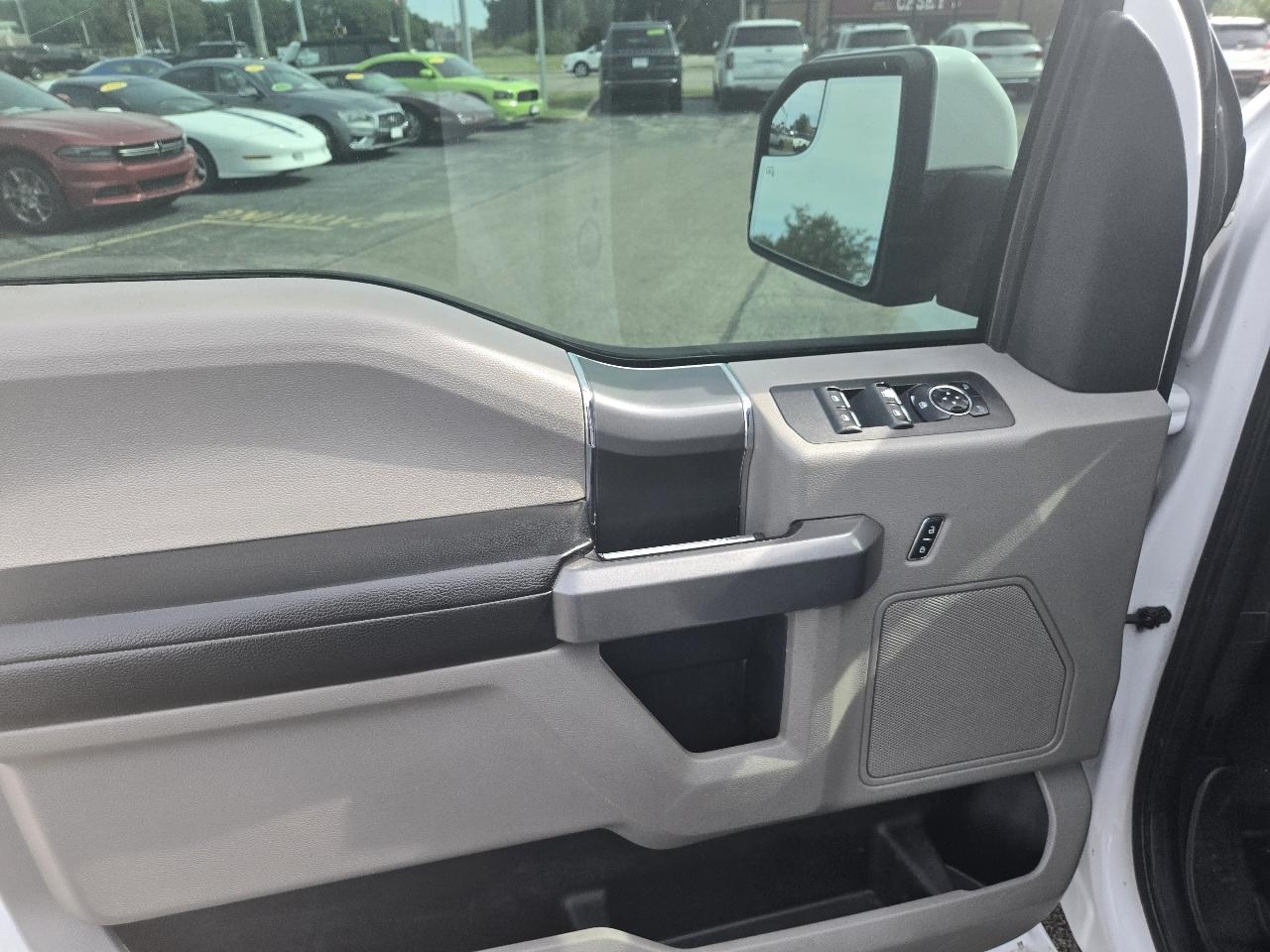 Ford F-150 4WD SuperCrew 145" XLT 2016