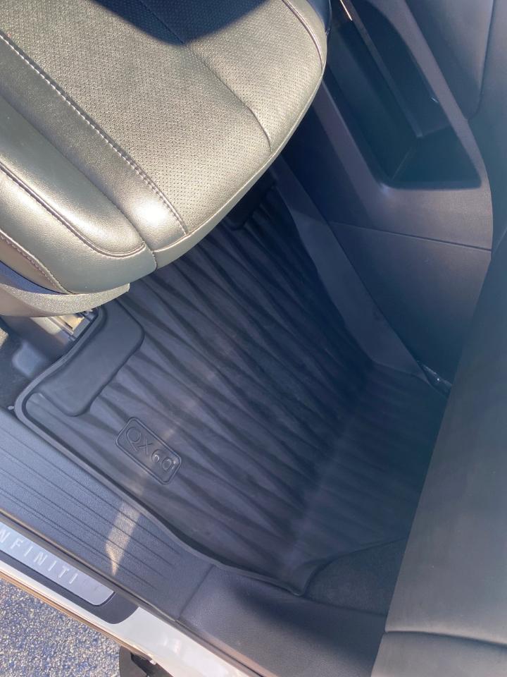 Infiniti QX60 LUXE AWD 2024