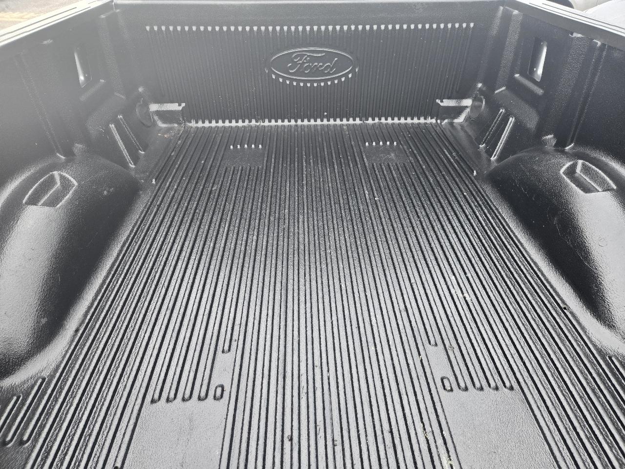 Ford F-150 4WD SuperCab 145" STX 2023