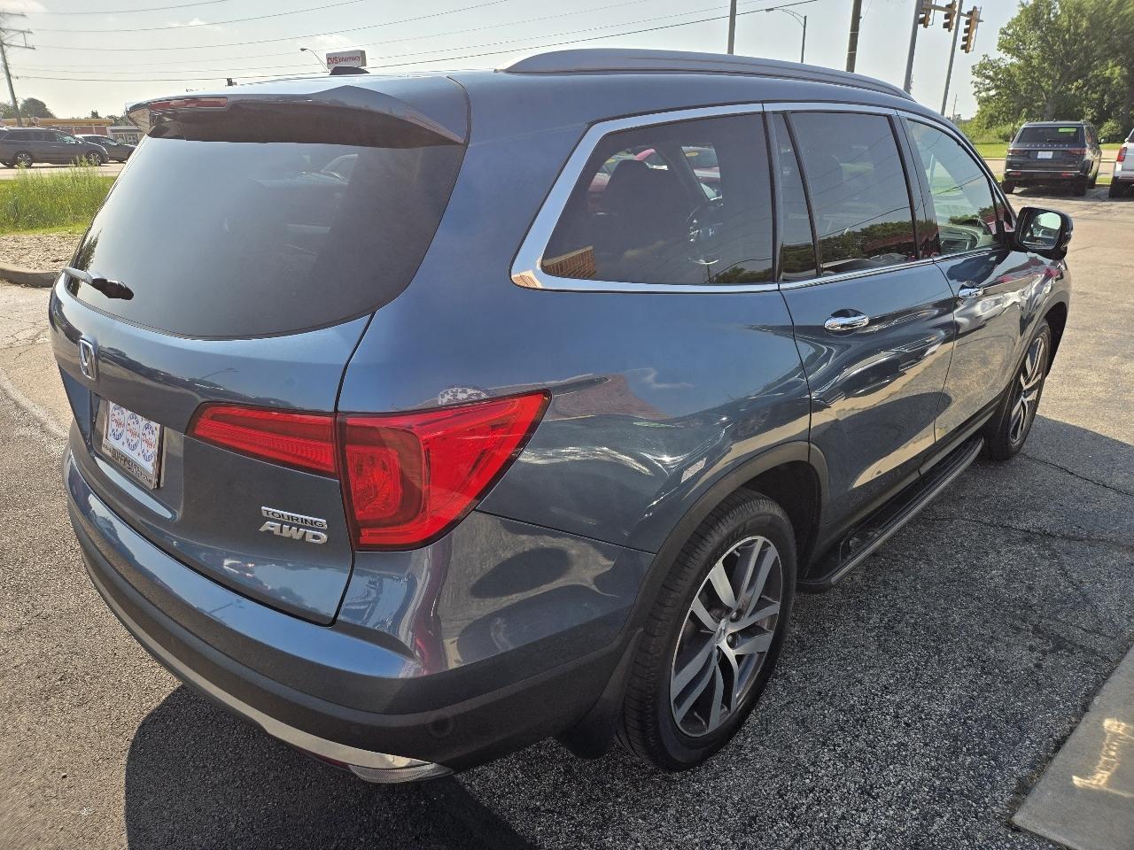 Honda Pilot AWD 4dr Touring w/RES & Navi 2016